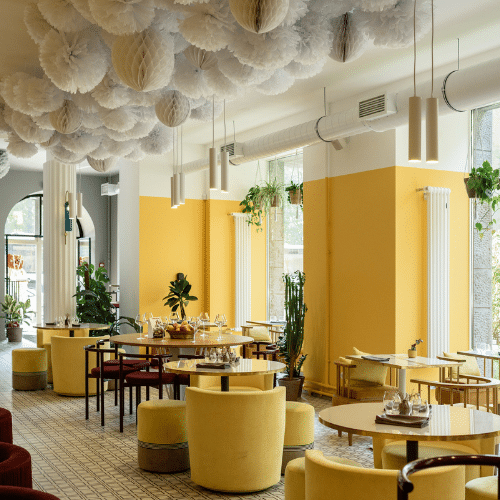 Restaurant élégant illustrant un site web professionnel conçu par Tu Guru en SEO